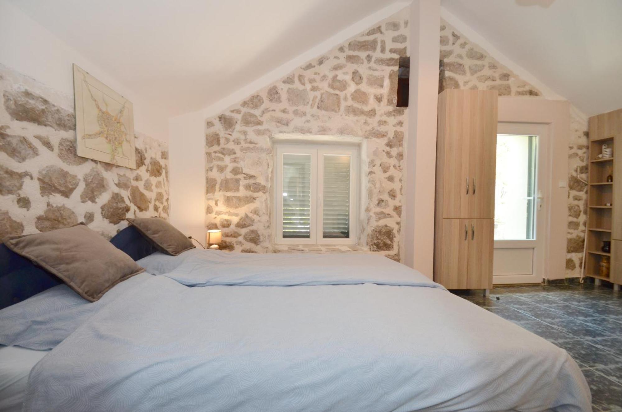 טיווט Holiday Home Brinic מראה חיצוני תמונה
