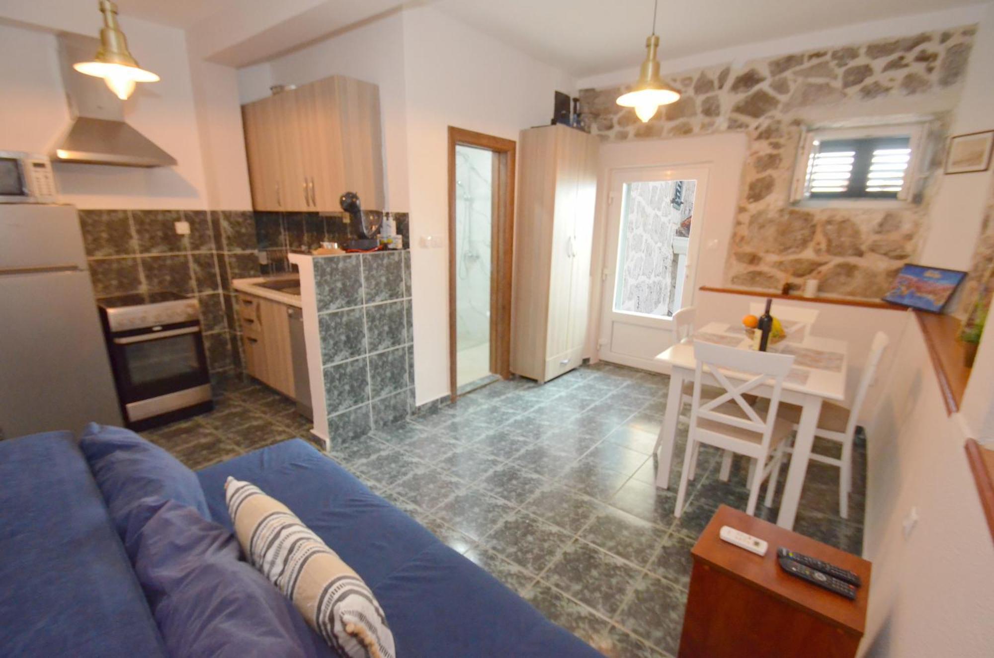 טיווט Holiday Home Brinic מראה חיצוני תמונה