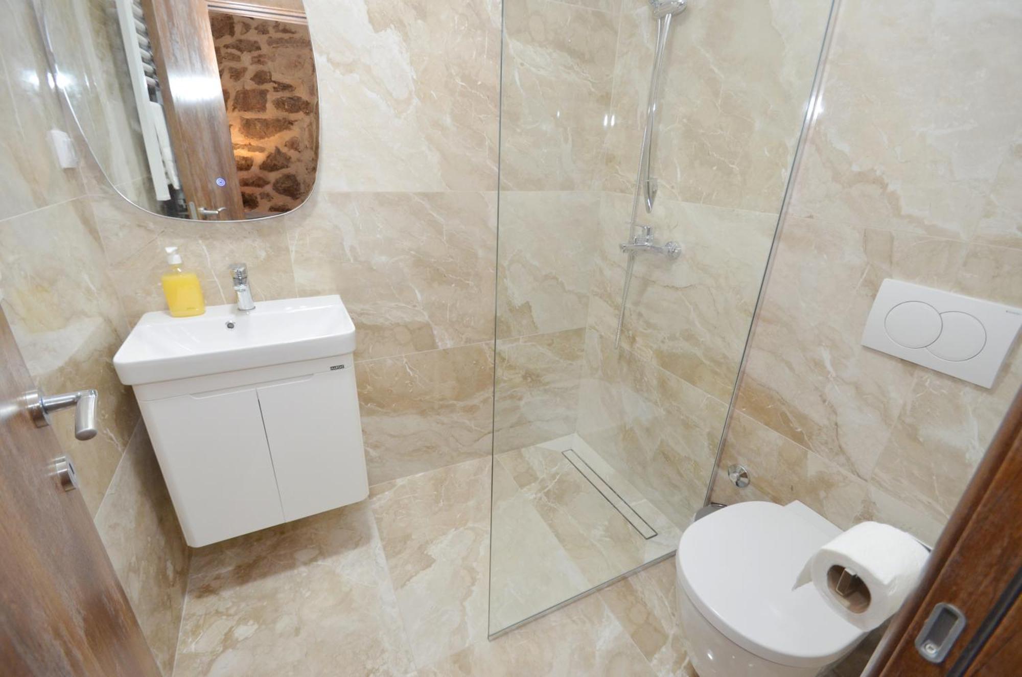 טיווט Holiday Home Brinic מראה חיצוני תמונה