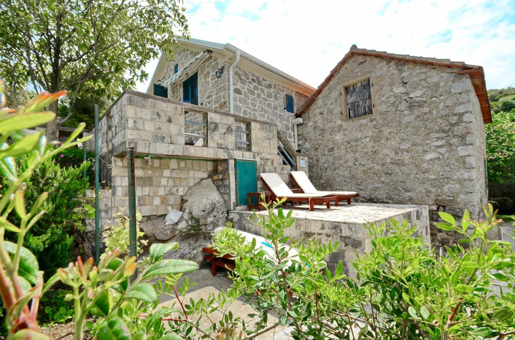 טיווט Holiday Home Brinic מראה חיצוני תמונה