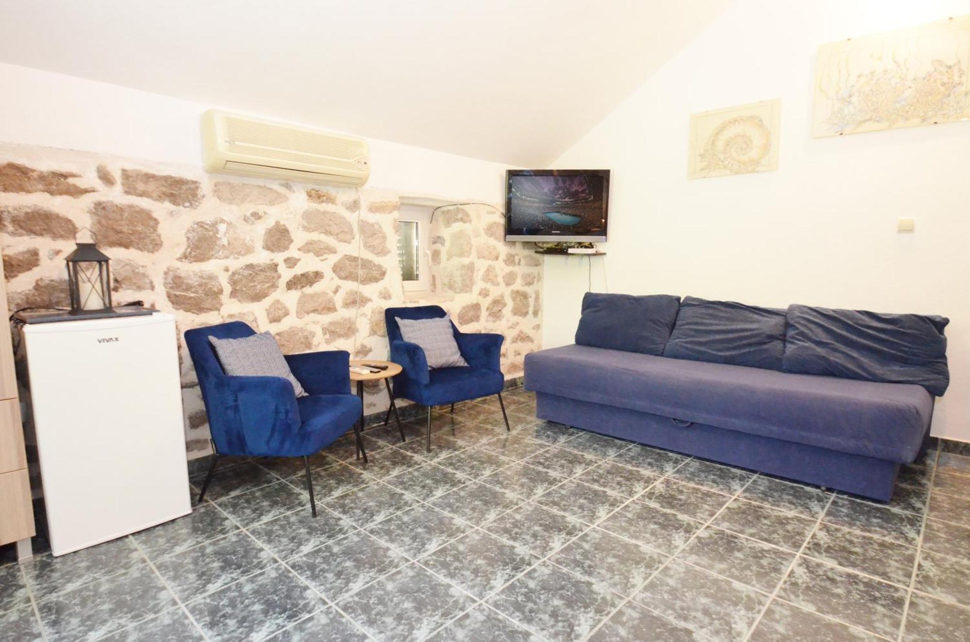 טיווט Holiday Home Brinic מראה חיצוני תמונה